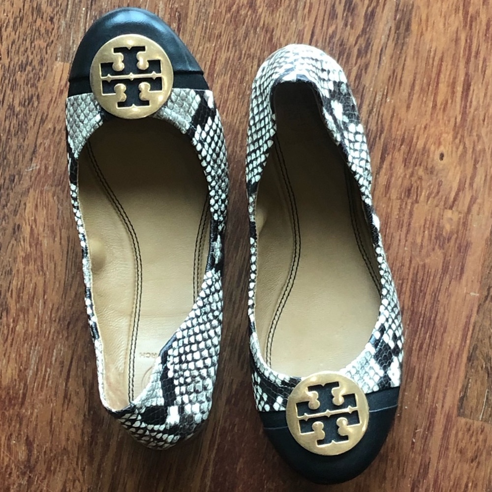 Tory Burch snakeskin flats sz 7